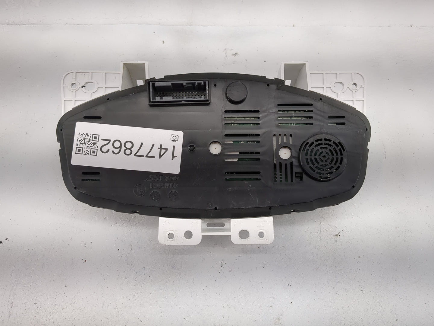 2019-2021 Chevrolet Trax Instrument Cluster Speedometer Gauges P/N:42693970 68437714 Miles: Fits Fits 2019 2020 2021 OEM Use