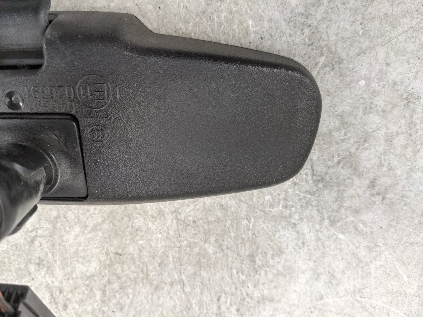 2020 Chevrolet Trax Interior Rear View Mirror Replacement OEM P/N:A048070 E11 046391, E11 026391 Fits OEM Used Auto Parts - 