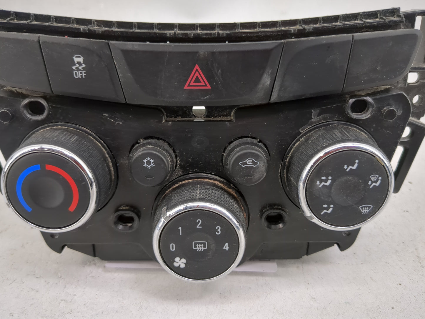 2017-2021 Chevrolet Trax Climate Control Module Temperature AC/Heater Replacement P/N:42588188 545329302 Fits OEM Used Auto 