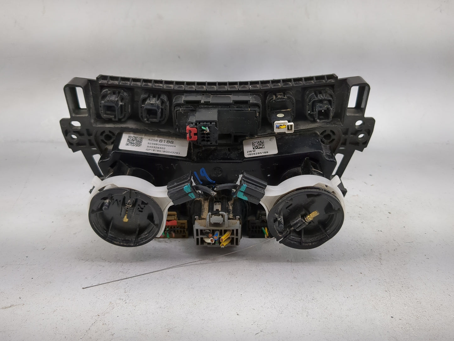 2017-2021 Chevrolet Trax Climate Control Module Temperature AC/Heater Replacement P/N:42588188 545329302 Fits OEM Used Auto 