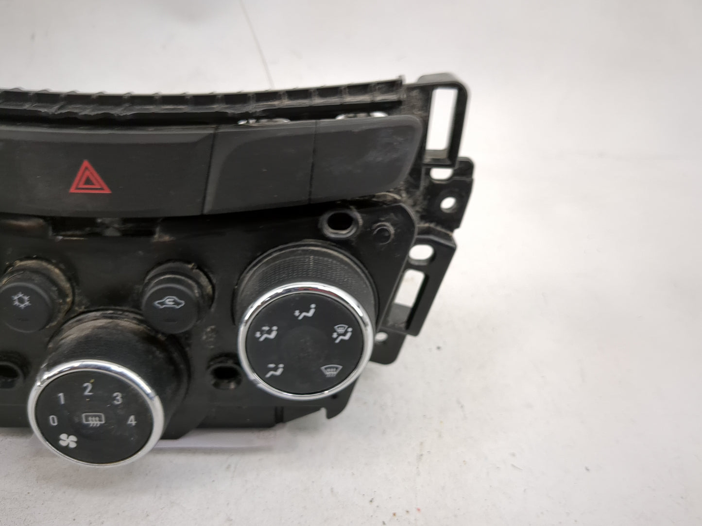 2017-2021 Chevrolet Trax Climate Control Module Temperature AC/Heater Replacement P/N:42588188 323980000000X Fits OEM Used A