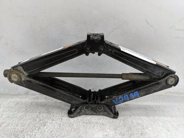 2020 Chevrolet Trax Spare Scissor Car Jack Black - Oemusedautoparts1.com