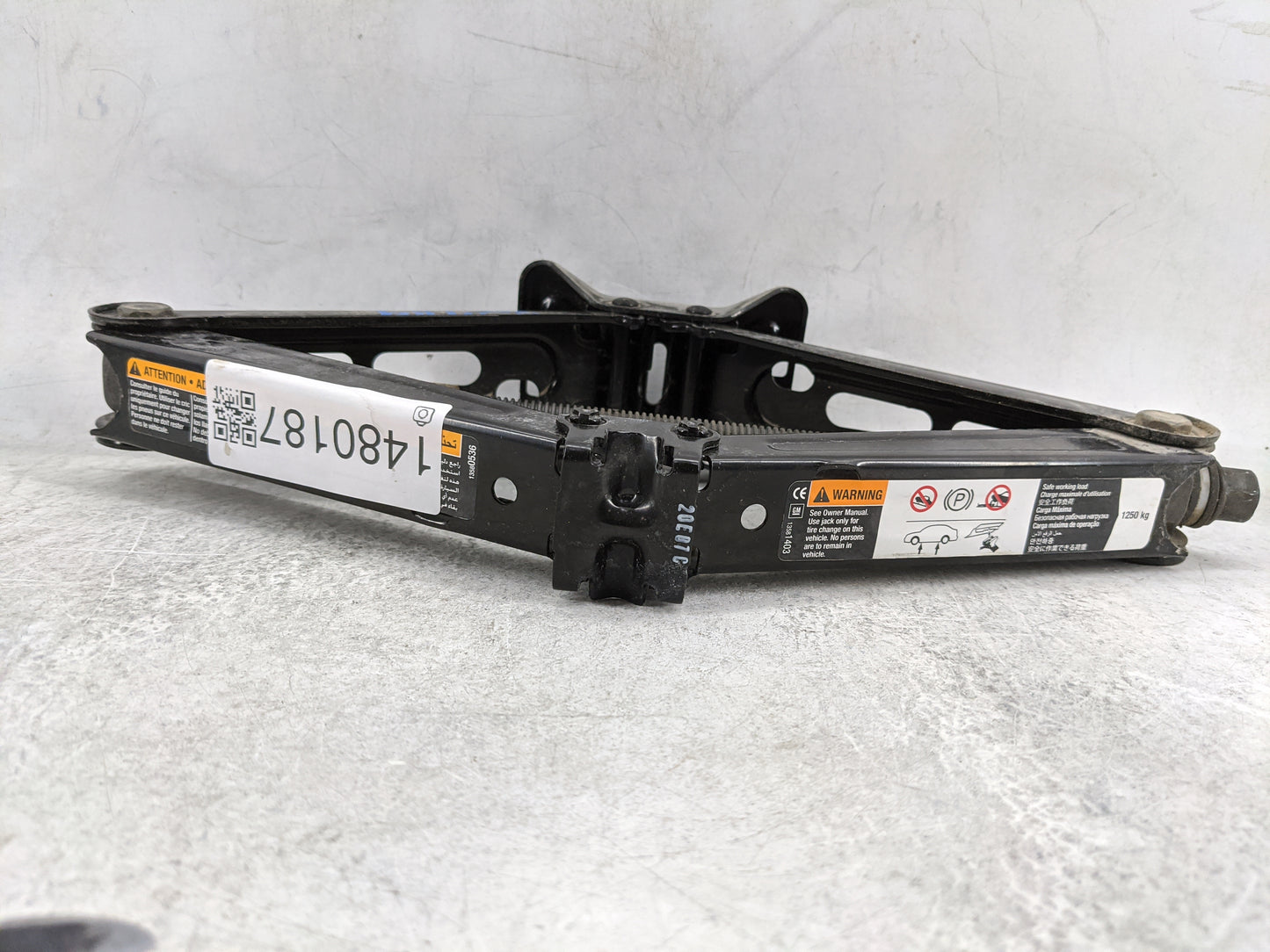 2020 Chevrolet Trax Spare Scissor Car Jack Black - Oemusedautoparts1.com