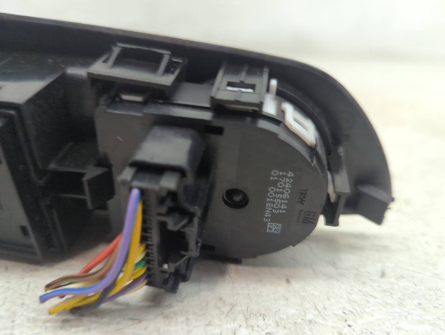 2017-2021 Chevrolet Trax Master Power Window Switch Replacement Driver Side Left P/N:424061221 Fits Fits 2017 2018 2019 2020