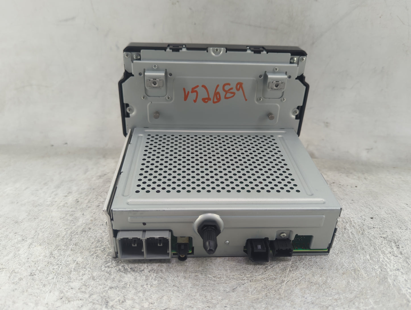 2020 Chevrolet Trax Radio AM FM Cd Player Receiver Replacement P/N:84691595 7310500000000X, 812425551, A119331202F8F32M Fits