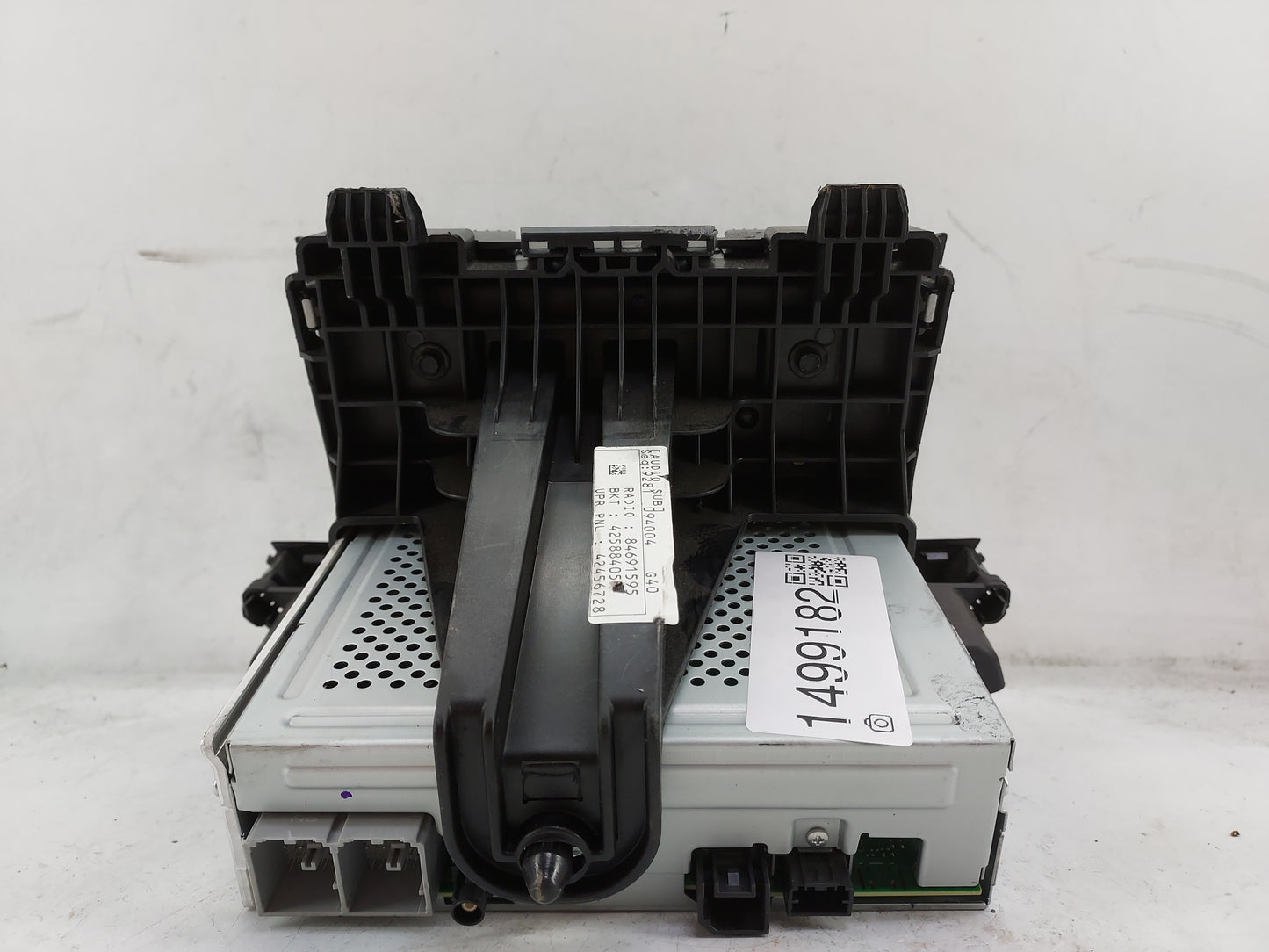 2017-2020 Chevrolet Trax Radio AM FM Cd Player Receiver Replacement P/N:84691595 42588405, 42456728 Fits Fits 2017 2018 2019