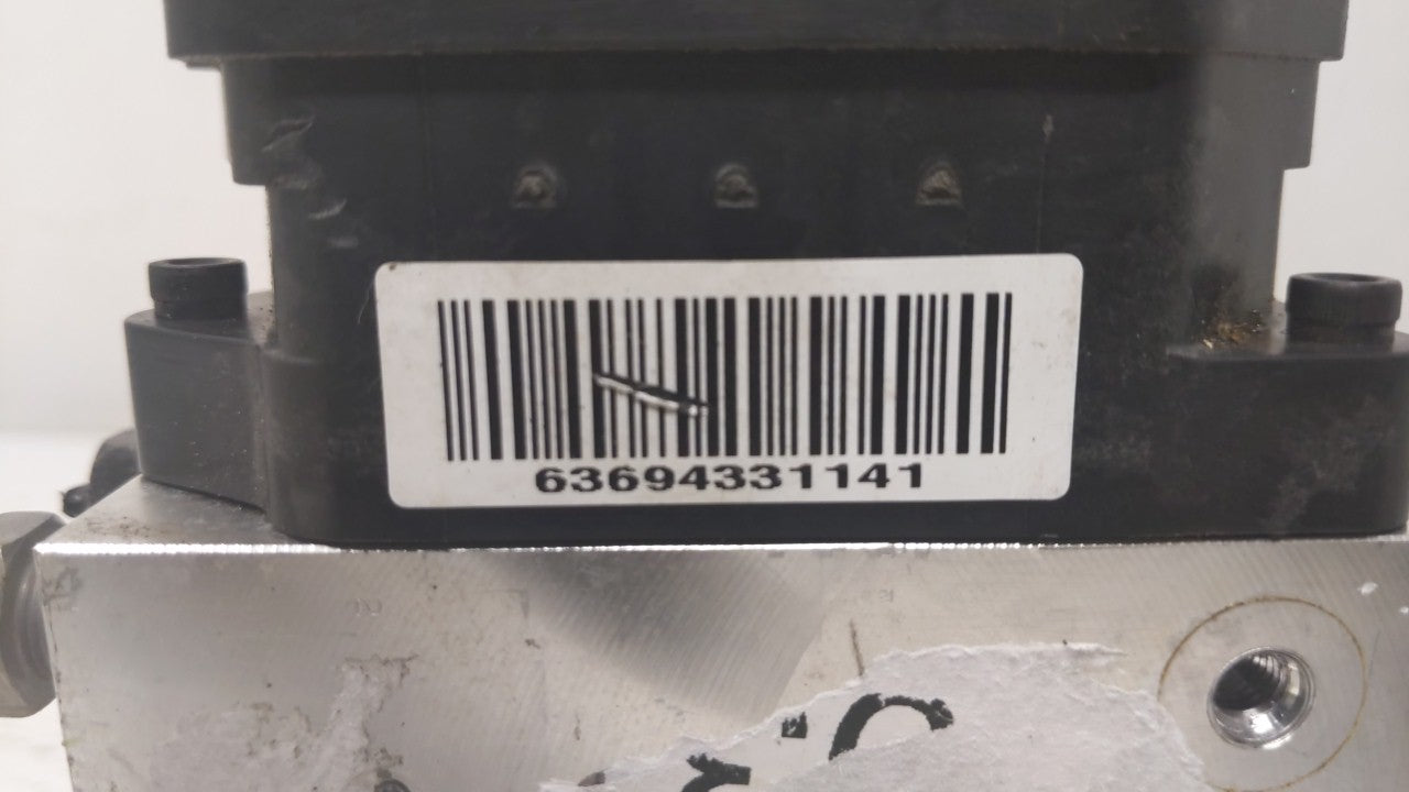 2017-2018 Chevrolet Trax ABS Pump Control Module Replacement P/N:42643519 42643519 Fits Fits 2017 2018 2019 OEM Used Auto Pa