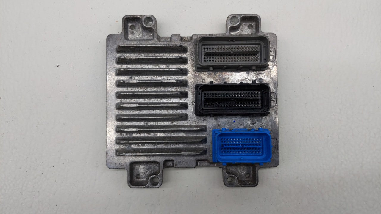 2017-2018 Chevrolet Trax PCM Engine Control Computer ECU ECM PCU OEM P/N:12685776 12668986, 12692201 Fits Fits 2017 2018 201