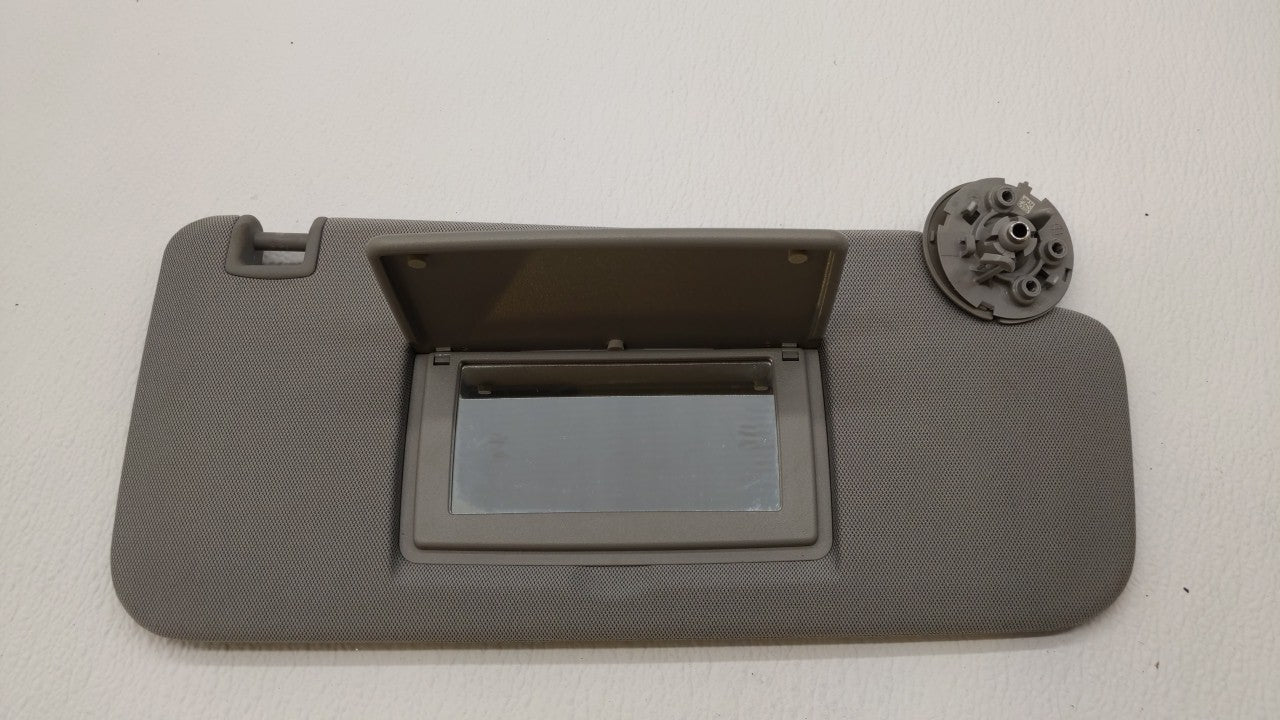 2017-2018 Chevrolet Trax Sun Visor Shade Replacement Passenger Right Mirror Fits Fits 2017 2018 OEM Used Auto Parts - Oemuse