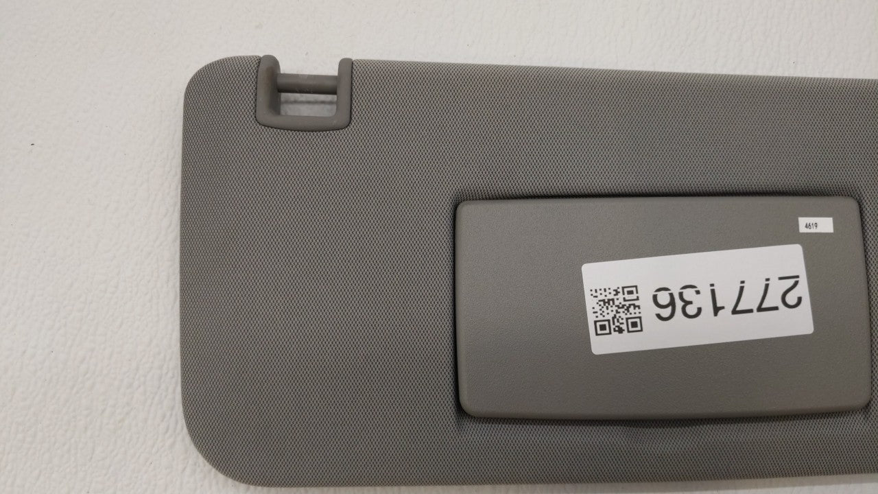 2017-2018 Chevrolet Trax Sun Visor Shade Replacement Passenger Right Mirror Fits Fits 2017 2018 OEM Used Auto Parts - Oemuse