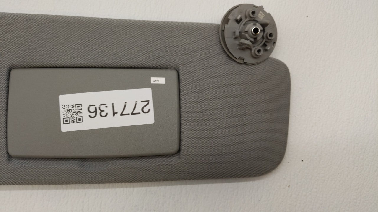 2017-2018 Chevrolet Trax Sun Visor Shade Replacement Passenger Right Mirror Fits Fits 2017 2018 OEM Used Auto Parts - Oemuse