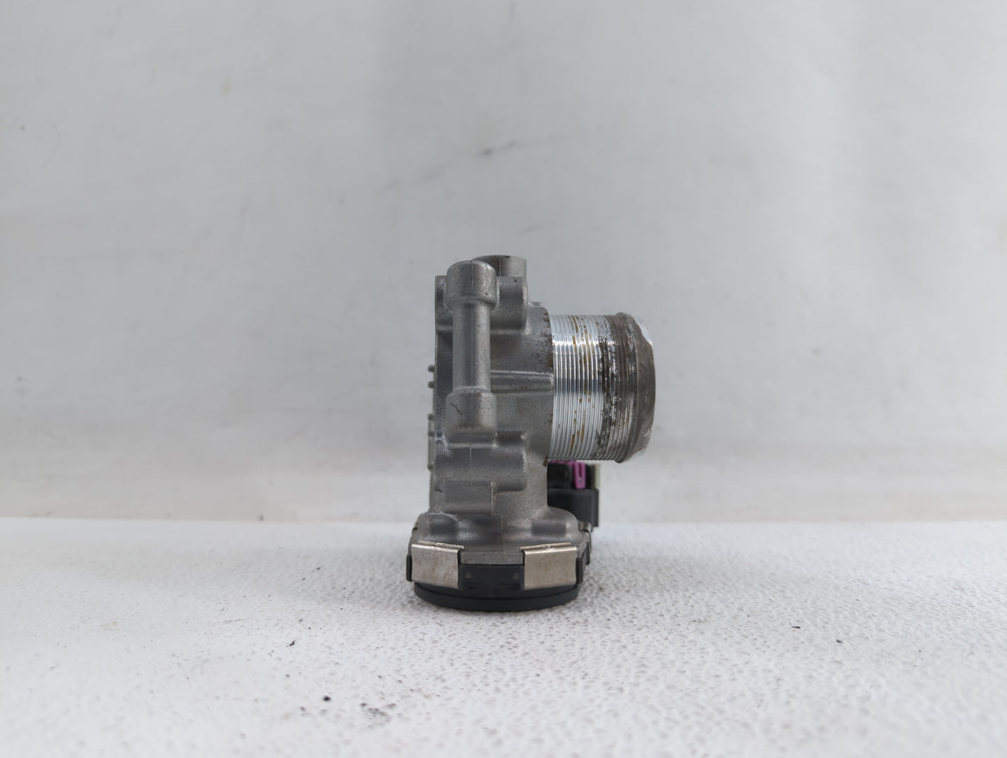 2013-2018 Chevrolet Trax Throttle Body P/N:55565489 55581662 Fits Fits 2011 2012 2013 2014 2015 2016 2017 2018 2019 OEM Used
