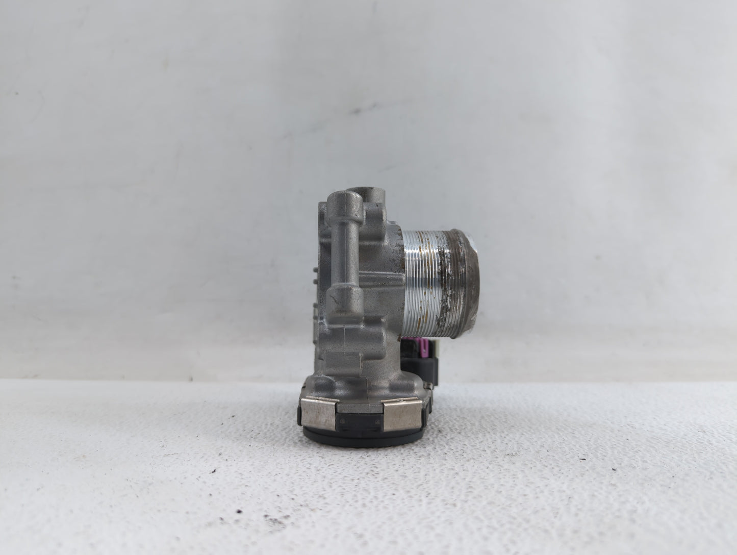 2013-2018 Chevrolet Trax Throttle Body P/N:55565489 55581662 Fits Fits 2011 2012 2013 2014 2015 2016 2017 2018 2019 OEM Used