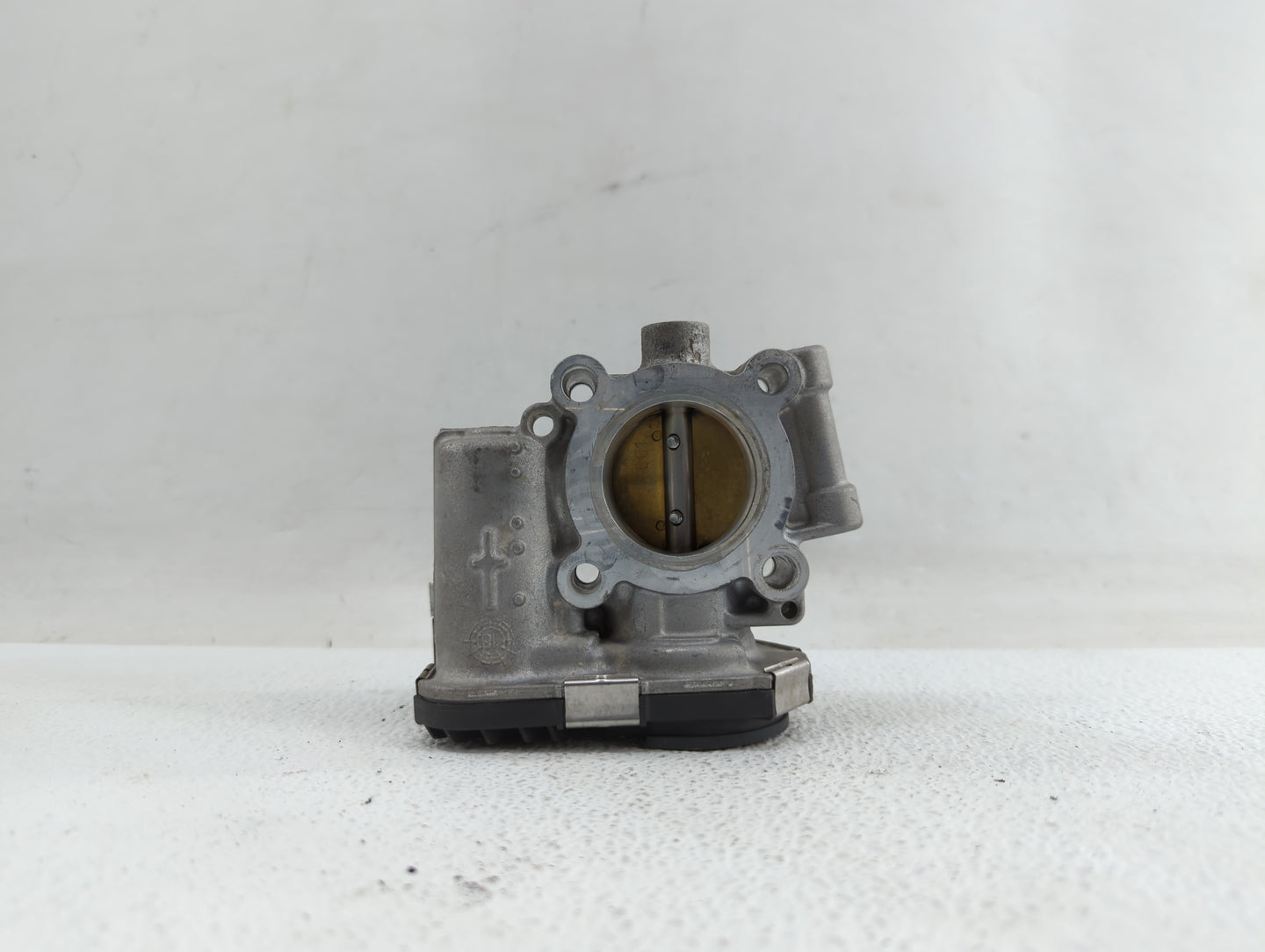 2013-2018 Chevrolet Trax Throttle Body P/N:55565489 55581662 Fits Fits 2011 2012 2013 2014 2015 2016 2017 2018 2019 OEM Used