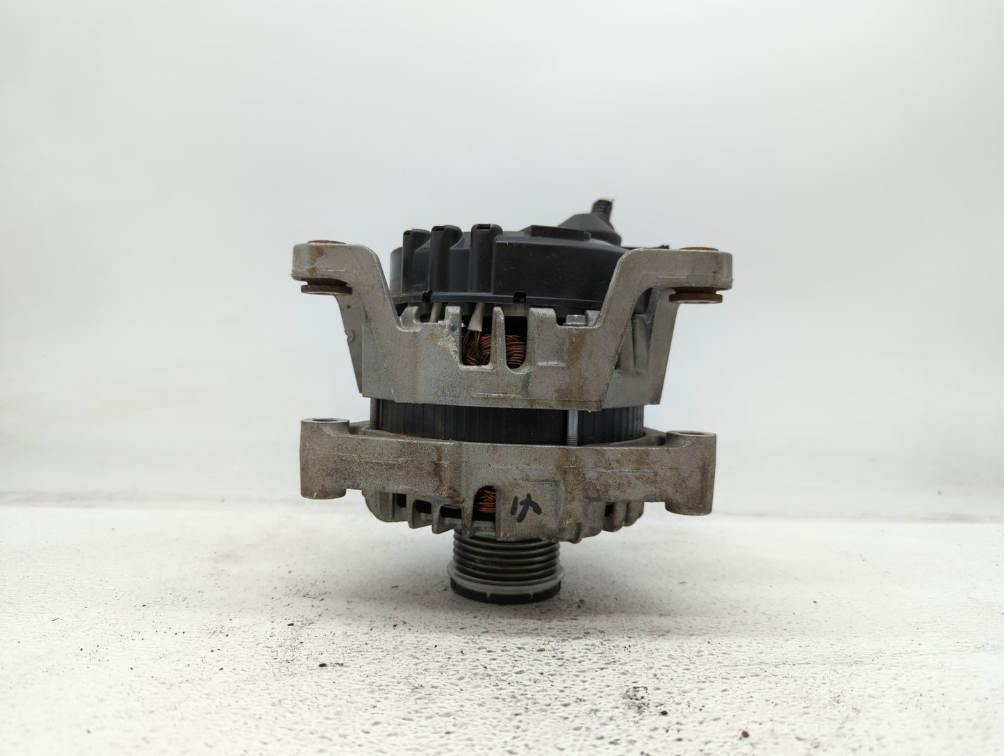 2013-2018 Chevrolet Trax Alternator Replacement Generator Charging Assembly Engine OEM P/N:13577154 13597226 Fits OEM Used A