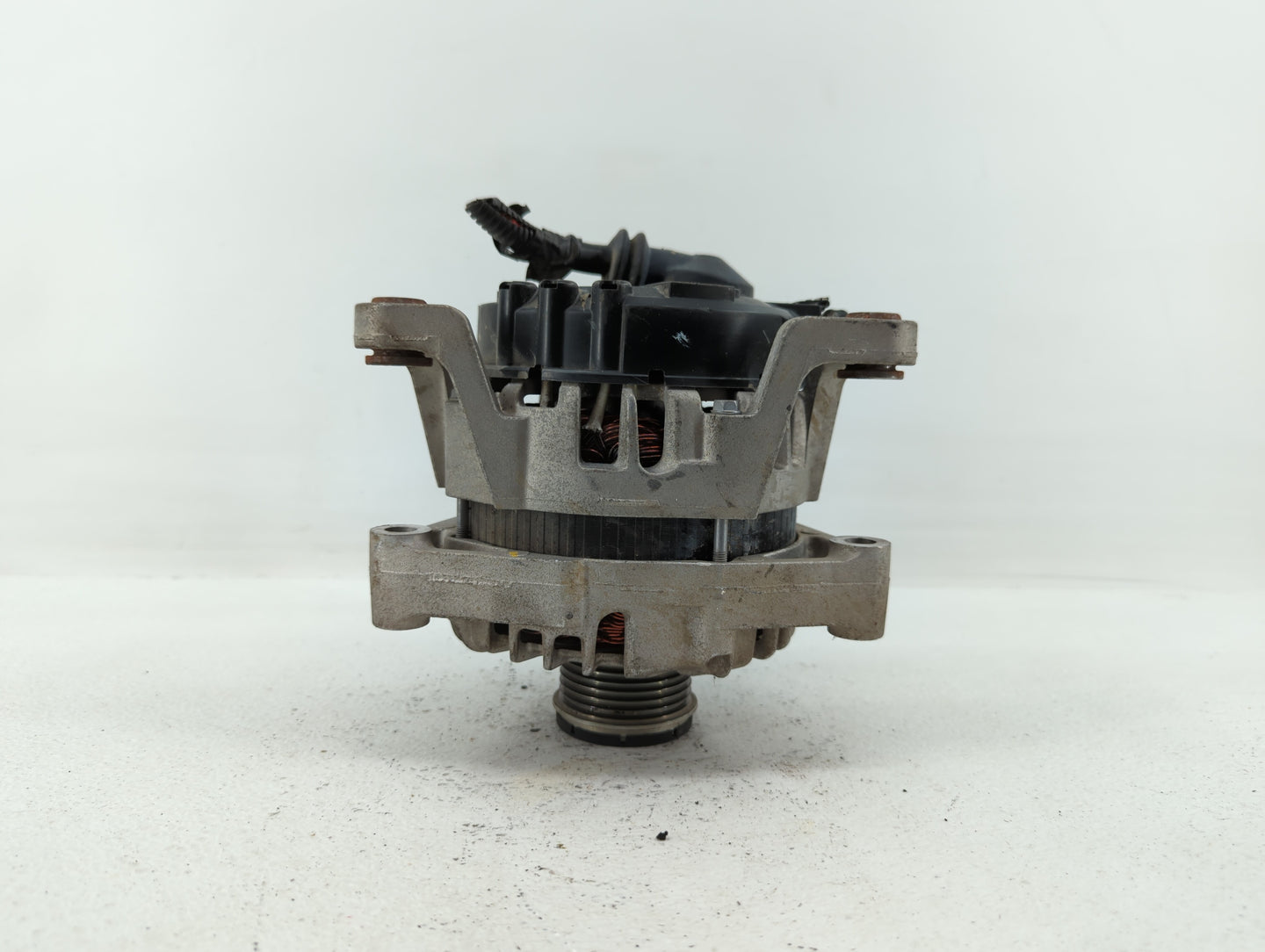 2013-2018 Chevrolet Trax Alternator Replacement Generator Charging Assembly Engine OEM P/N:13577154 13597226 Fits OEM Used A