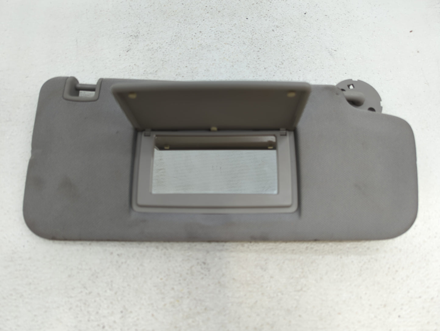 2017-2021 Chevrolet Trax Sun Visor Shade Replacement Passenger Right Mirror Fits Fits 2017 2018 2019 2020 2021 OEM Used Auto