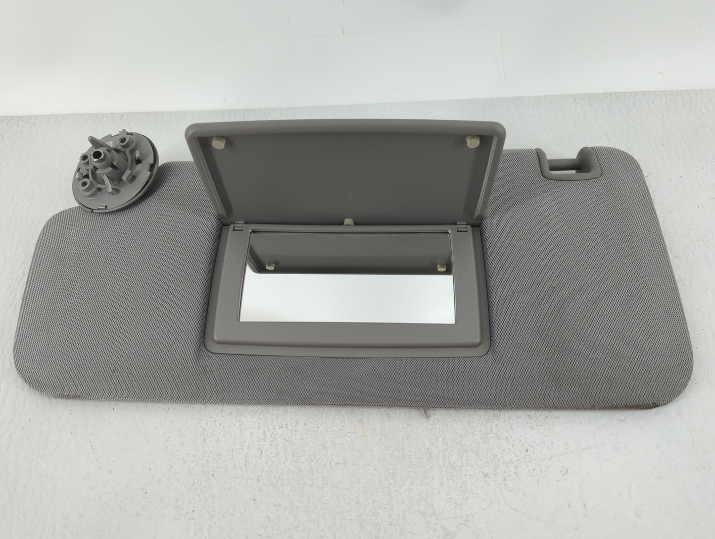 2017-2021 Chevrolet Trax Sun Visor Shade Replacement Passenger Right Mirror Fits Fits 2017 2018 2019 2020 2021 OEM Used Auto