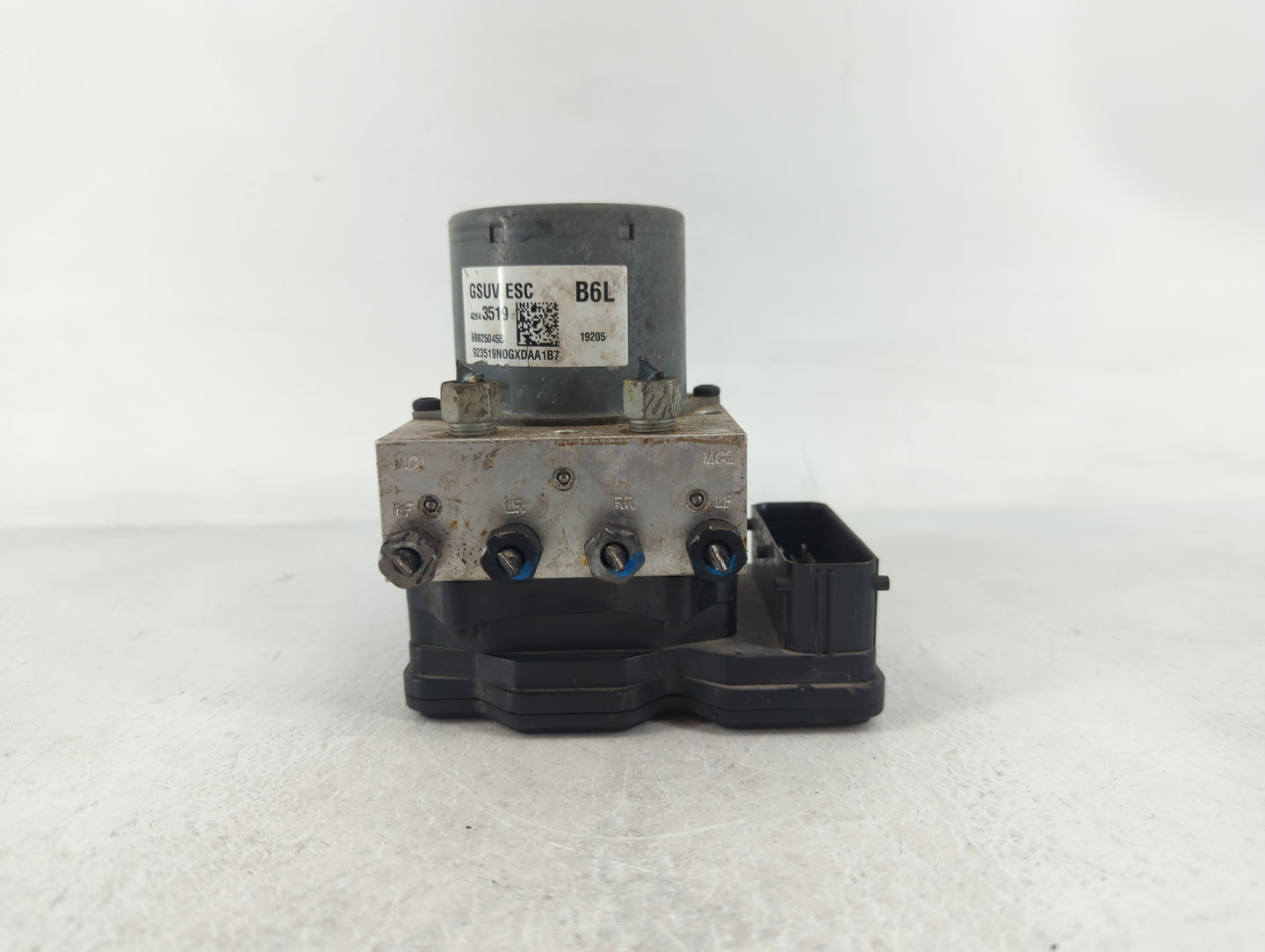 2017-2021 Chevrolet Trax ABS Pump Control Module Replacement P/N:42643519 Fits Fits 2017 2018 2019 2020 2021 OEM Used Auto P
