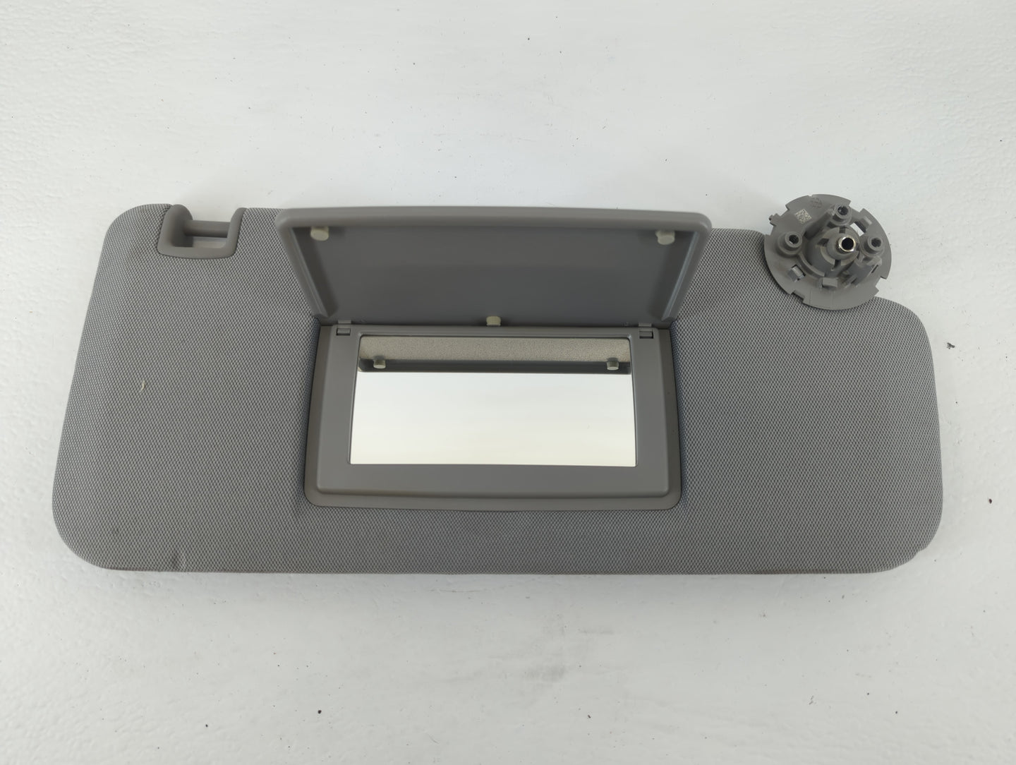 2017-2021 Chevrolet Trax Sun Visor Shade Replacement Passenger Right Mirror Fits Fits 2017 2018 2019 2020 2021 OEM Used Auto