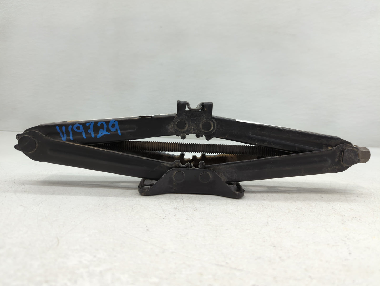 2020 Chevrolet Trax Spare Scissor Car Jack - Oemusedautoparts1.com