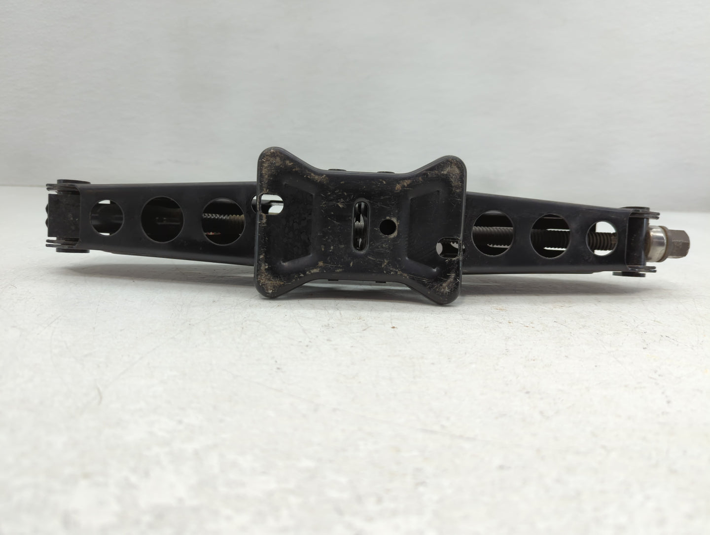 2020 Chevrolet Trax Spare Scissor Car Jack 761415 - Oemusedautoparts1.com