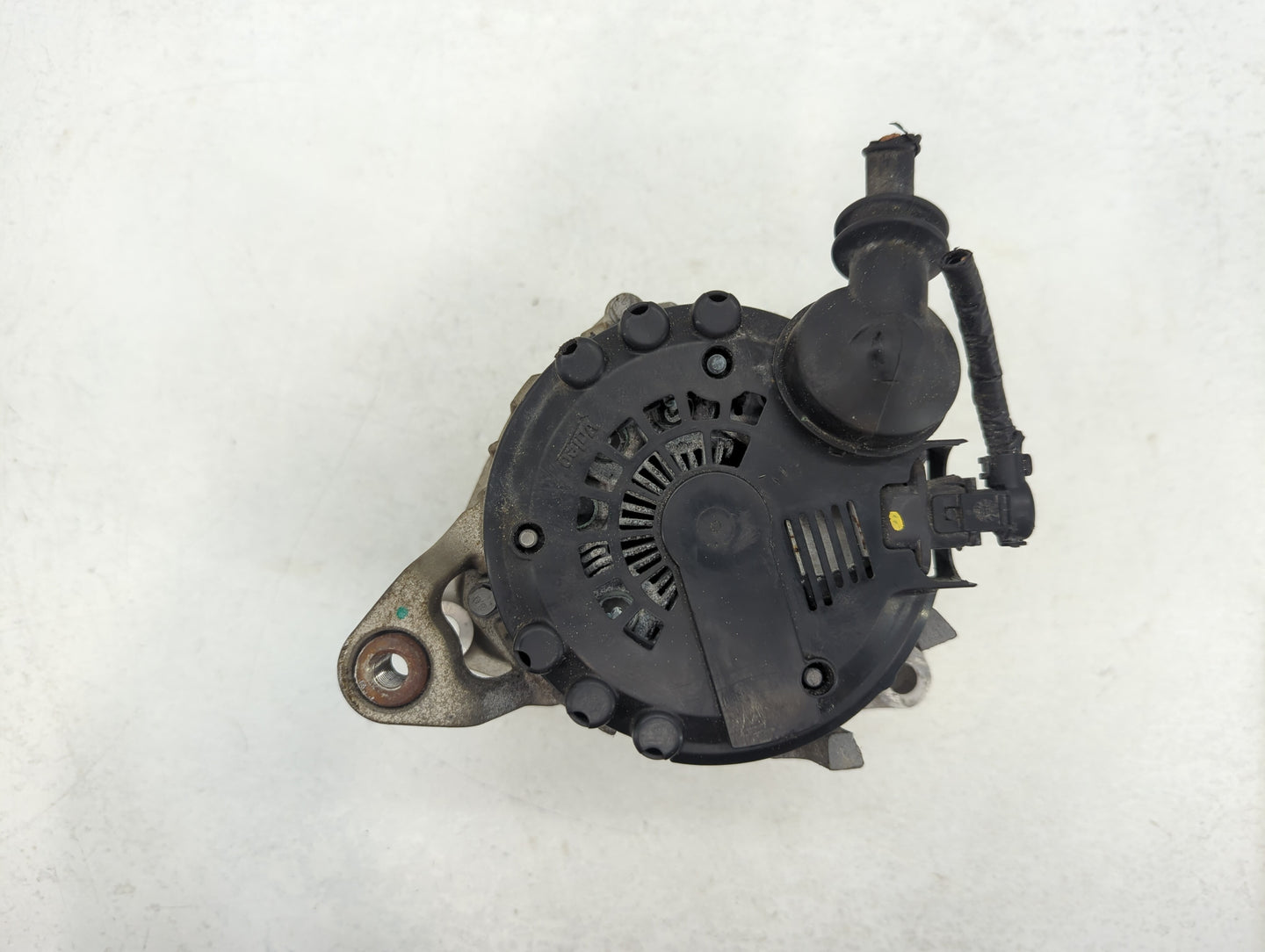 2013-2021 Chevrolet Trax Alternator Replacement Generator Charging Assembly Engine OEM P/N:2619573 B 13597226 Fits OEM Used 