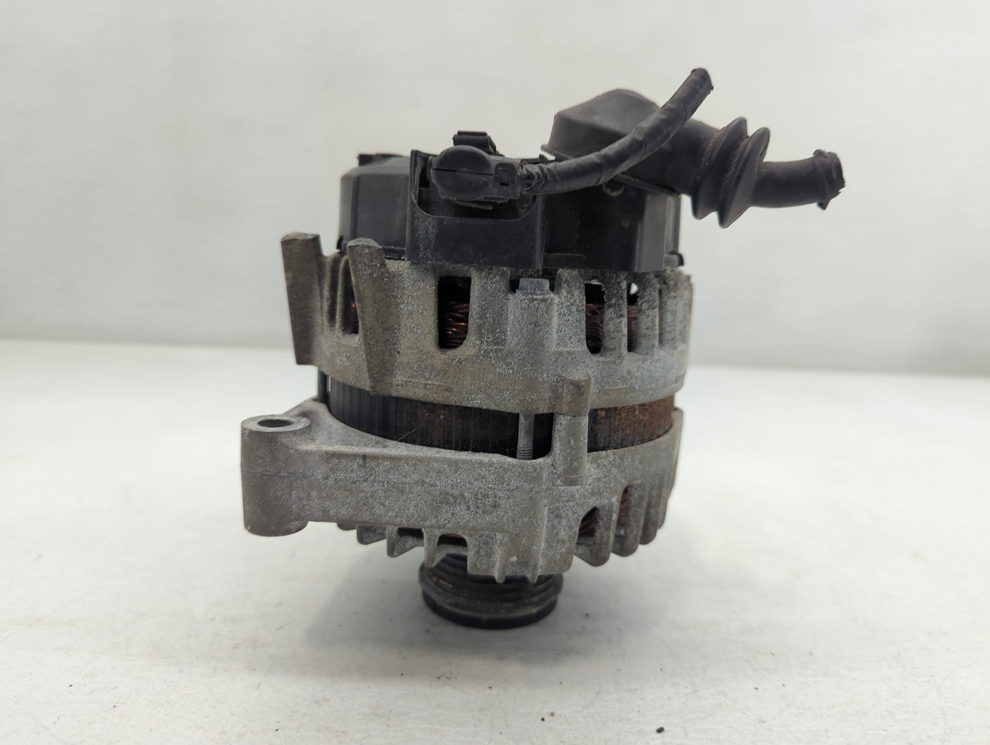 2013-2021 Chevrolet Trax Alternator Replacement Generator Charging Assembly Engine OEM P/N:2619573 B 13597226 Fits OEM Used 