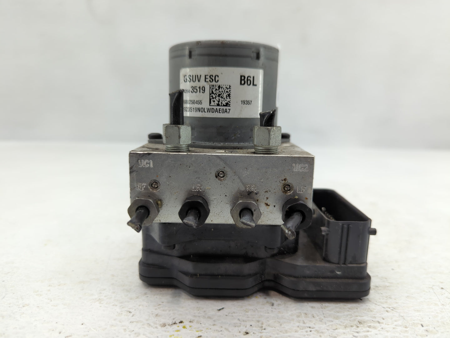 2017-2020 Chevrolet Trax ABS Pump Control Module Replacement P/N:42543519 Fits Fits 2017 2018 2019 2020 OEM Used Auto Parts 