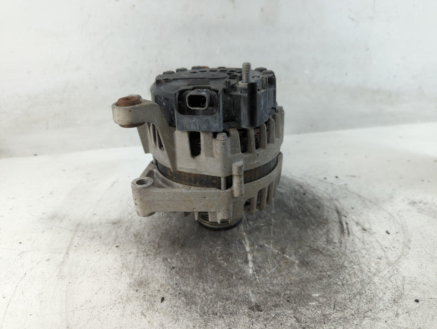 2013-2021 Chevrolet Trax Alternator Replacement Generator Charging Assembly Engine OEM P/N:13597226 Fits OEM Used Auto Parts