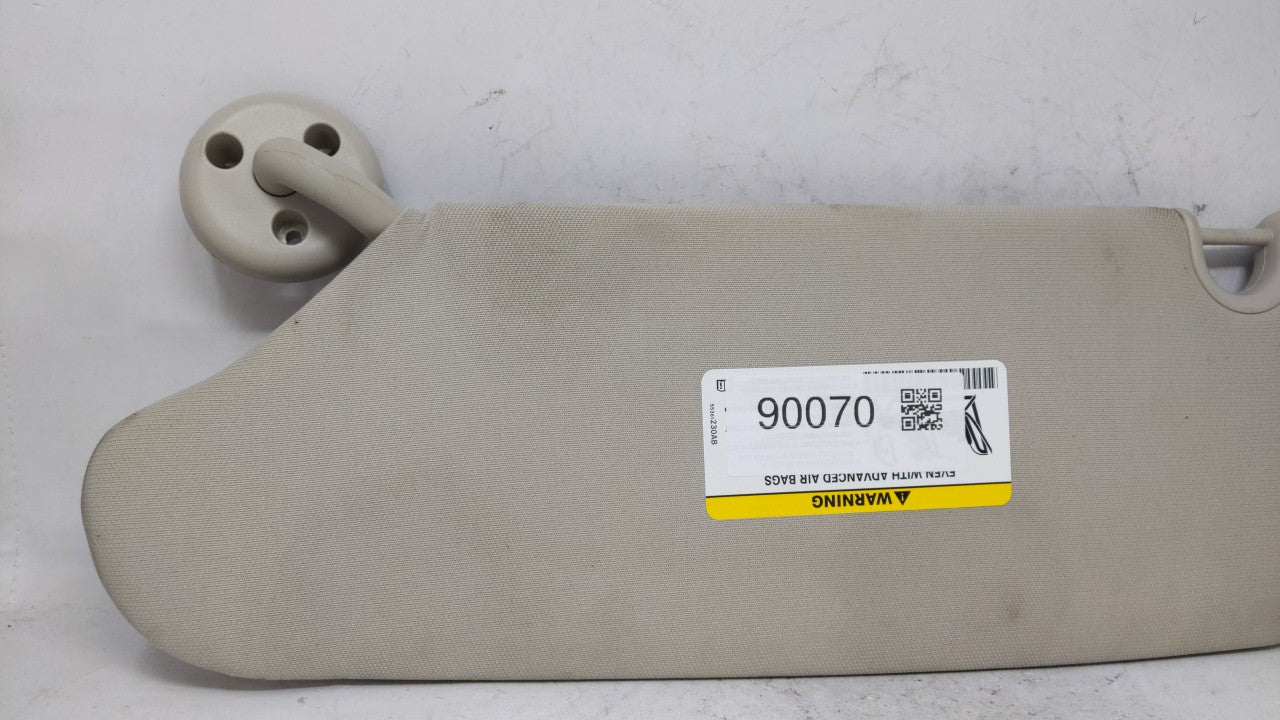 2017-2018 Chevrolet Trax Sun Visor Shade Replacement Driver Left Mirror Fits Fits 2017 2018 OEM Used Auto Parts - Oemusedaut