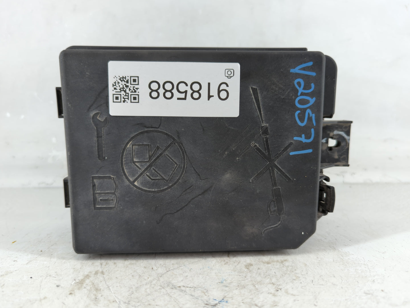 2018-2021 Chevrolet Trax Fusebox Fuse Box Panel Relay Module P/N:42624875 Fits Fits 2018 2019 2020 2021 OEM Used Auto Parts 
