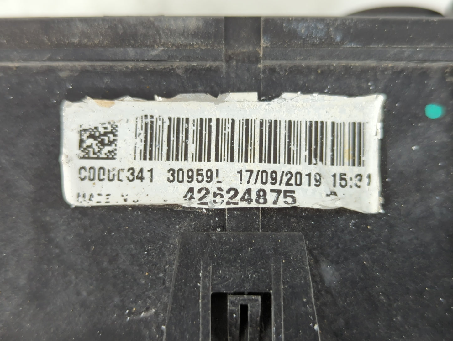 2018-2021 Chevrolet Trax Fusebox Fuse Box Panel Relay Module P/N:42624875 Fits Fits 2018 2019 2020 2021 OEM Used Auto Parts 