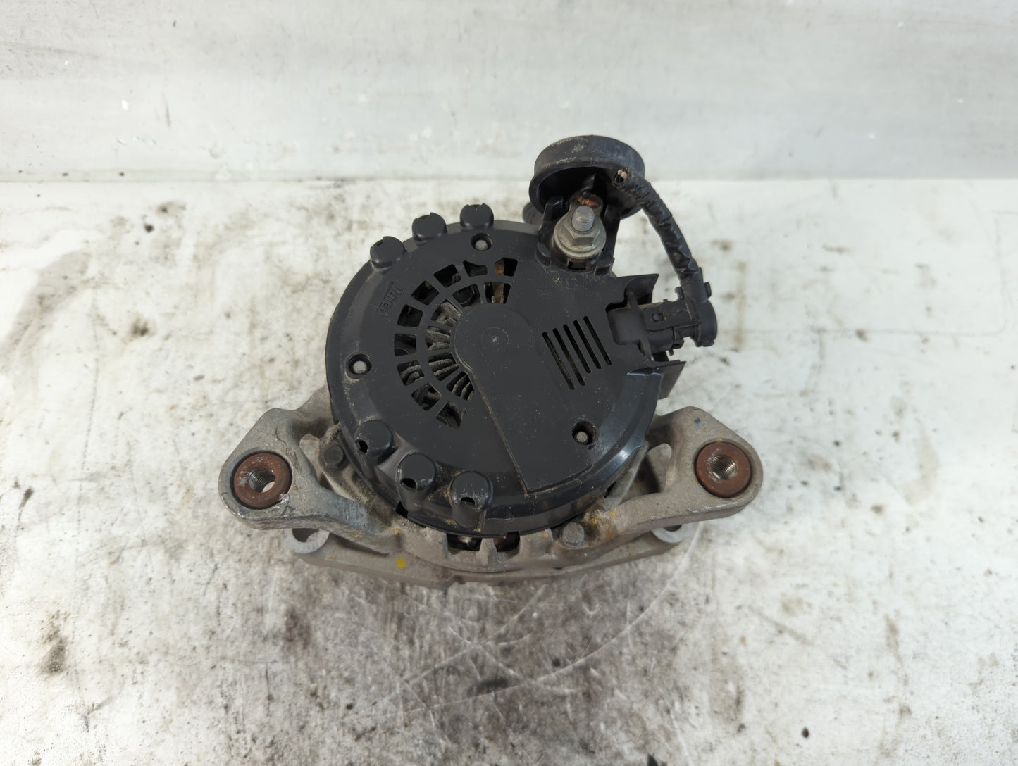 2013-2021 Chevrolet Trax Alternator Replacement Generator Charging Assembly Engine OEM P/N:13597226 Fits OEM Used Auto Parts