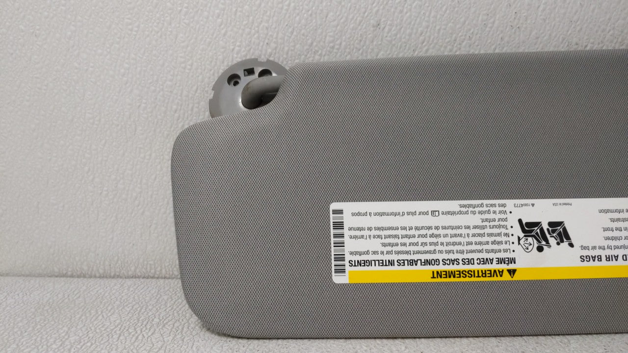 2017-2018 Chevrolet Trax Sun Visor Shade Replacement Passenger Right Mirror Fits Fits 2017 2018 OEM Used Auto Parts - Oemuse