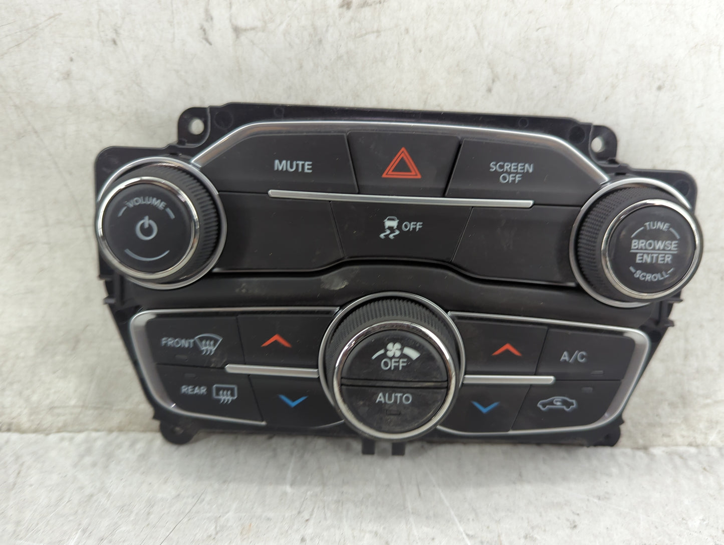 2020 Chrysler 300 Climate Control Module Temperature AC/Heater Replacement P/N:P68293628AD 90840220 Fits OEM Used Auto Parts