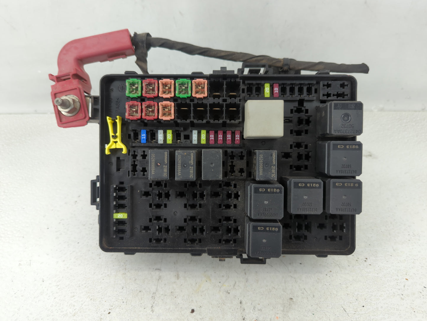 2020 Chrysler 300 Fusebox Fuse Box Panel Relay Module P/N:P68427040AC Fits OEM Used Auto Parts - Oemusedautoparts1.com