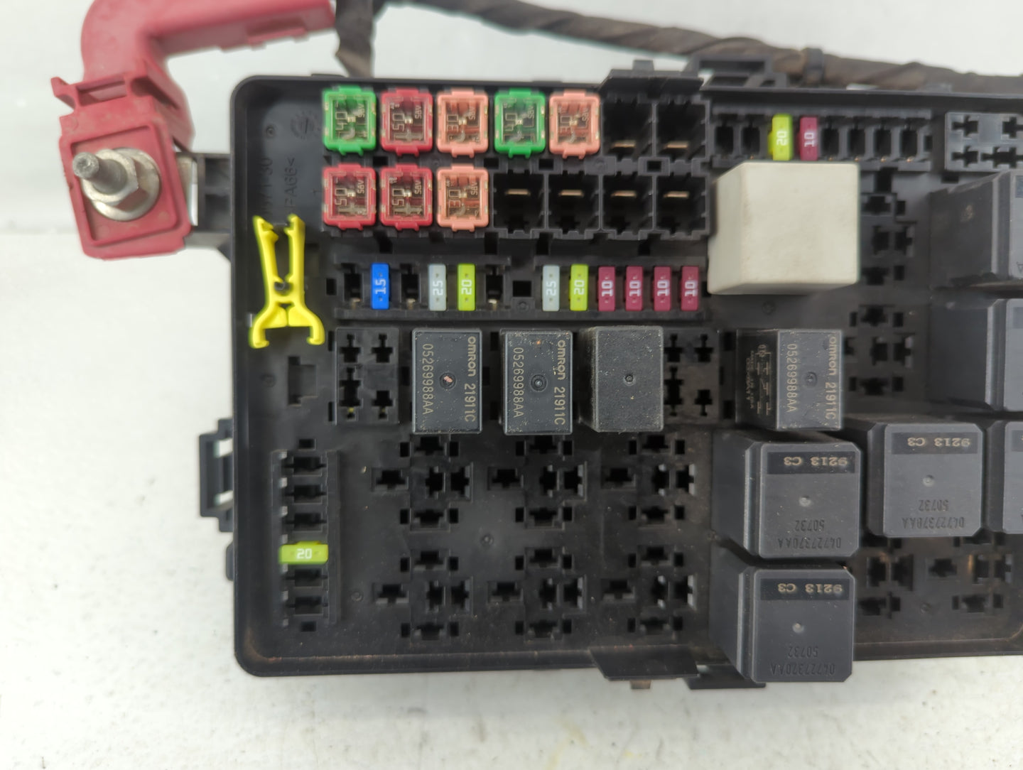 2020 Chrysler 300 Fusebox Fuse Box Panel Relay Module P/N:P68427040AC Fits OEM Used Auto Parts - Oemusedautoparts1.com