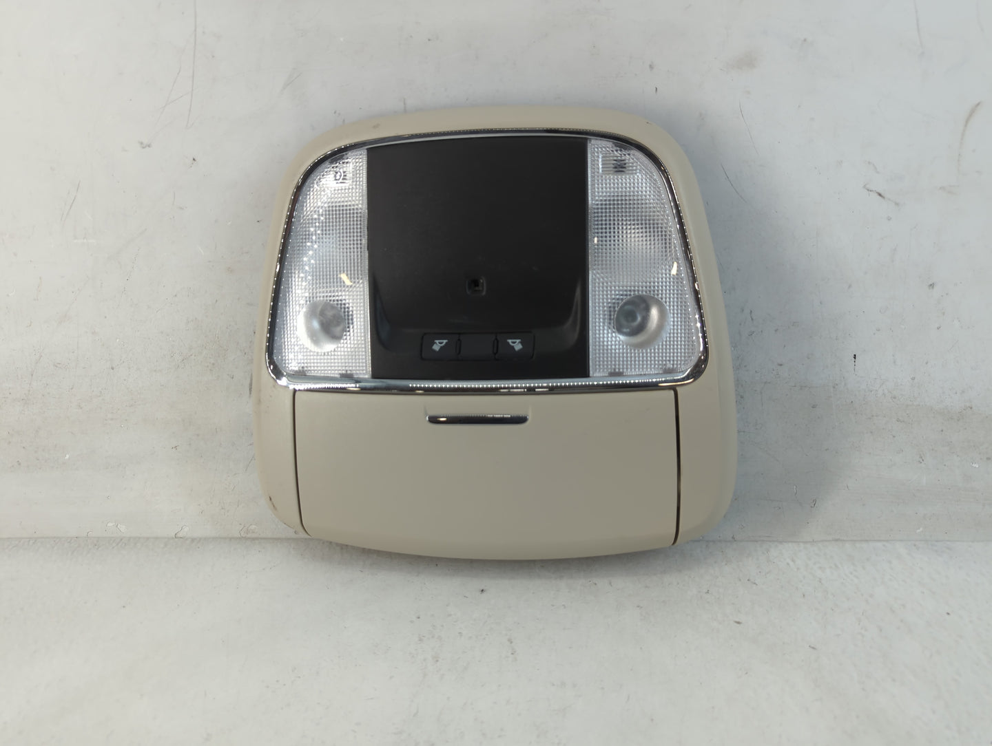 2020 Chrysler 300 Overhead Roof Console - Oemusedautoparts1.com