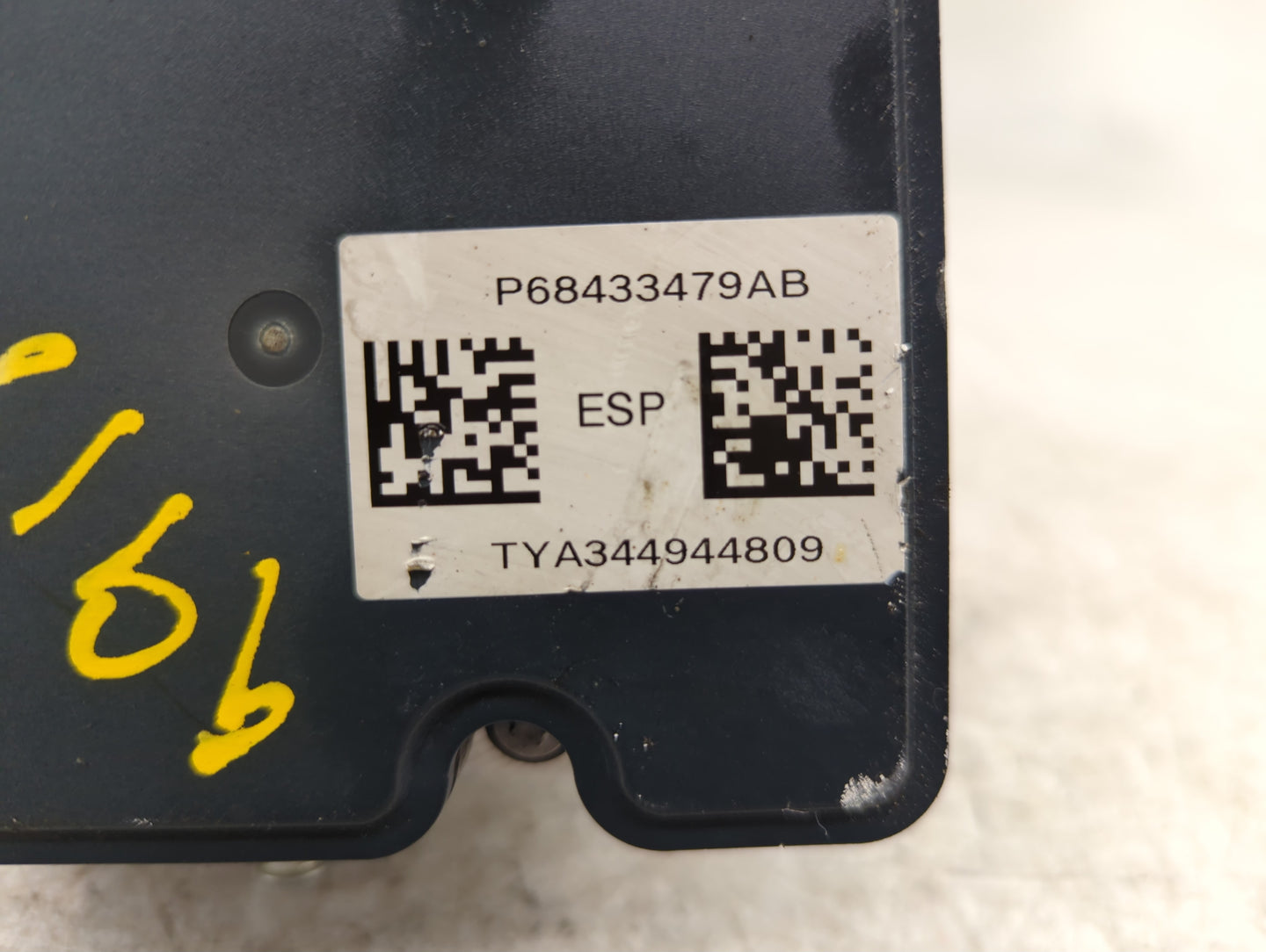 2020-2022 Chrysler Pacifica ABS Pump Control Module Replacement P/N:68433479AB P68453574AF Fits Fits 2020 2021 2022 OEM Used