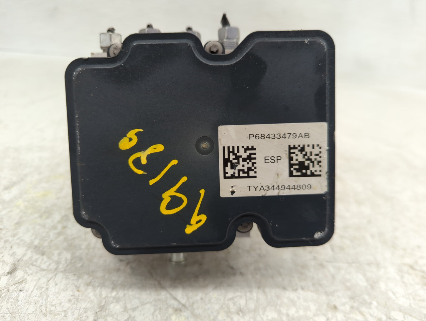 2020-2022 Chrysler Pacifica ABS Pump Control Module Replacement P/N:68433479AB P68453574AF Fits Fits 2020 2021 2022 OEM Used