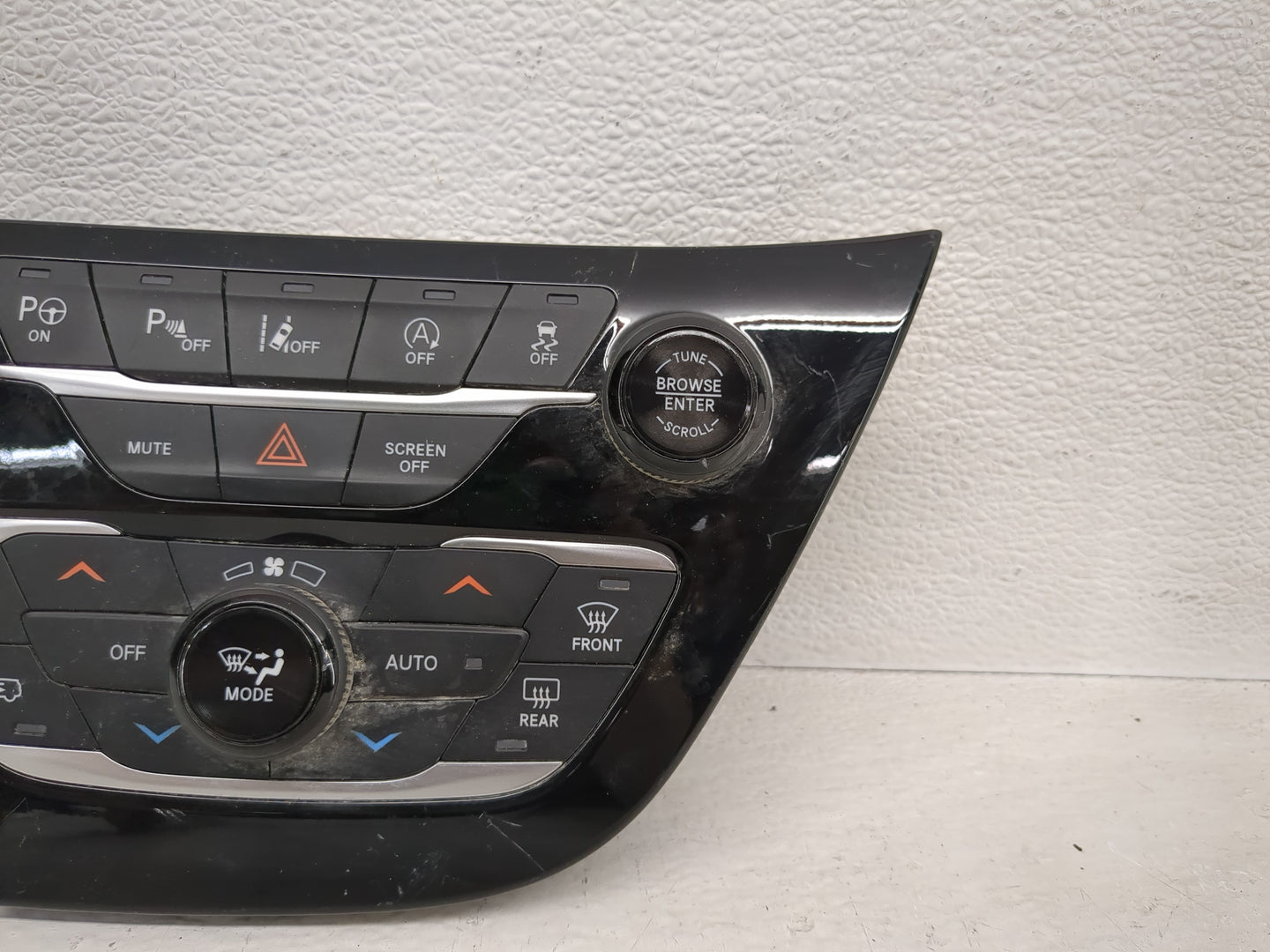 2018-2020 Chrysler Pacifica Climate Control Module Temperature AC/Heater Replacement P/N:P6EV491XBAB Fits Fits 2018 2019 202