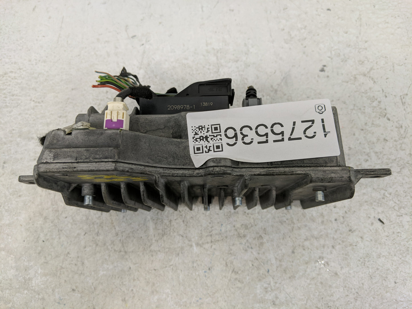 2019-2020 Chrysler Pacifica Radio AM FM Cd Player Receiver Replacement P/N:68429204AC Fits Fits 2019 2020 OEM Used Auto Part