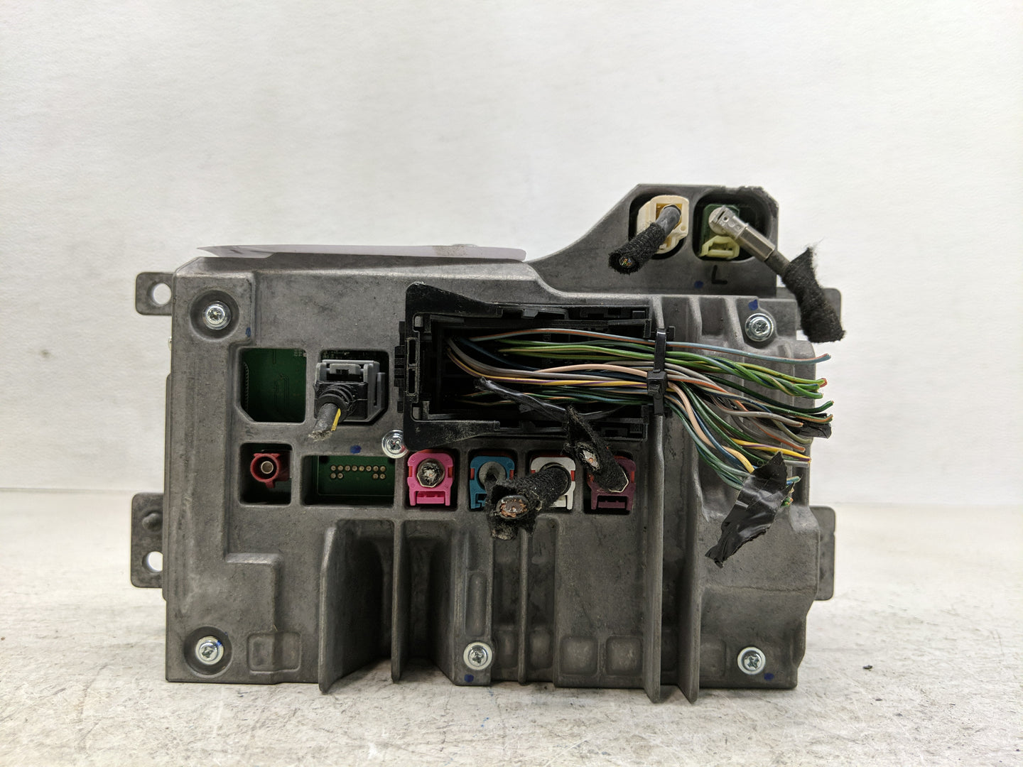 2019-2020 Chrysler Pacifica Radio AM FM Cd Player Receiver Replacement P/N:68429204AC Fits Fits 2019 2020 OEM Used Auto Part