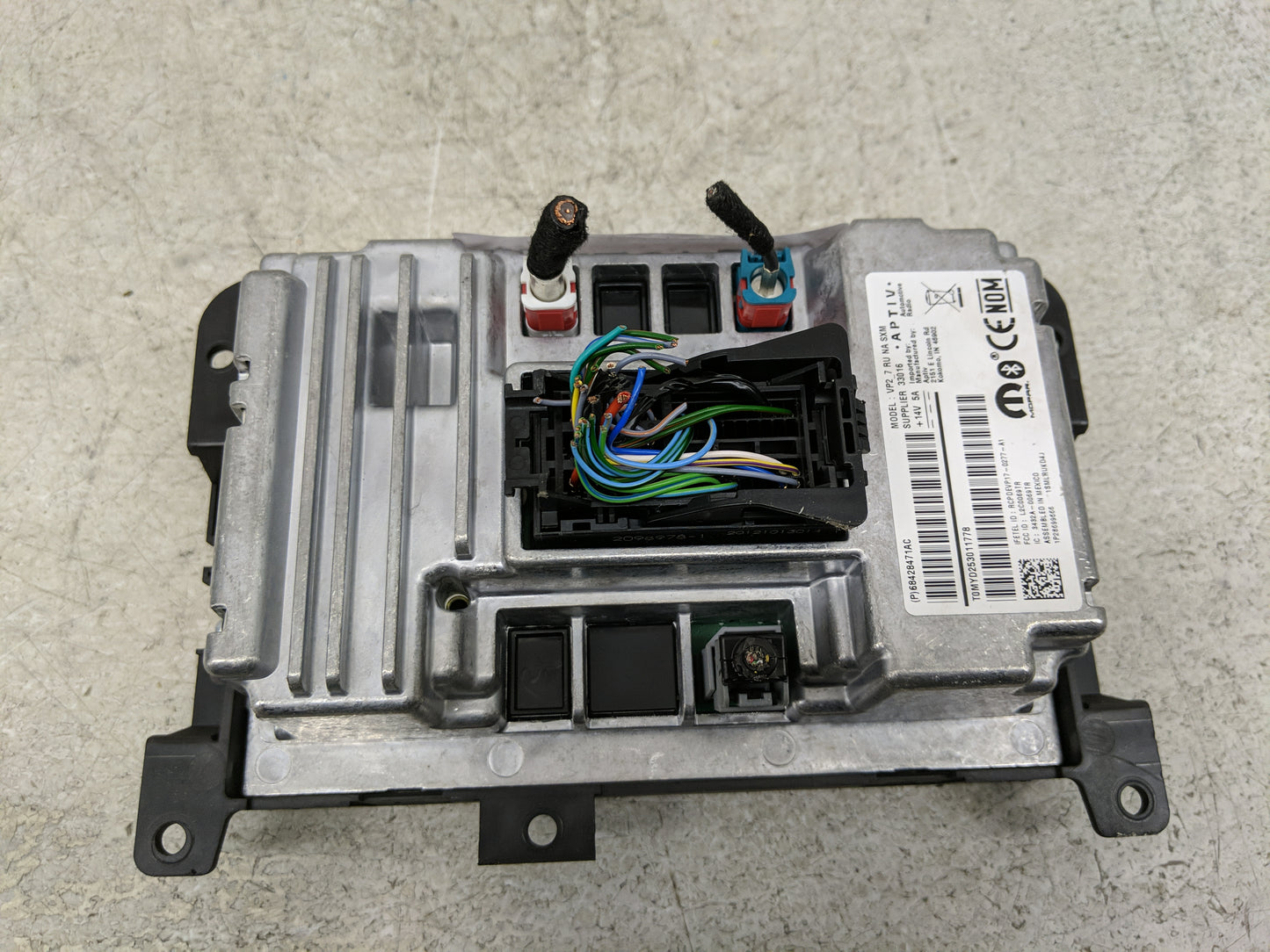 2020 Chrysler Pacifica Radio AM FM Cd Player Receiver Replacement P/N:68428471AC Fits OEM Used Auto Parts - Oemusedautoparts