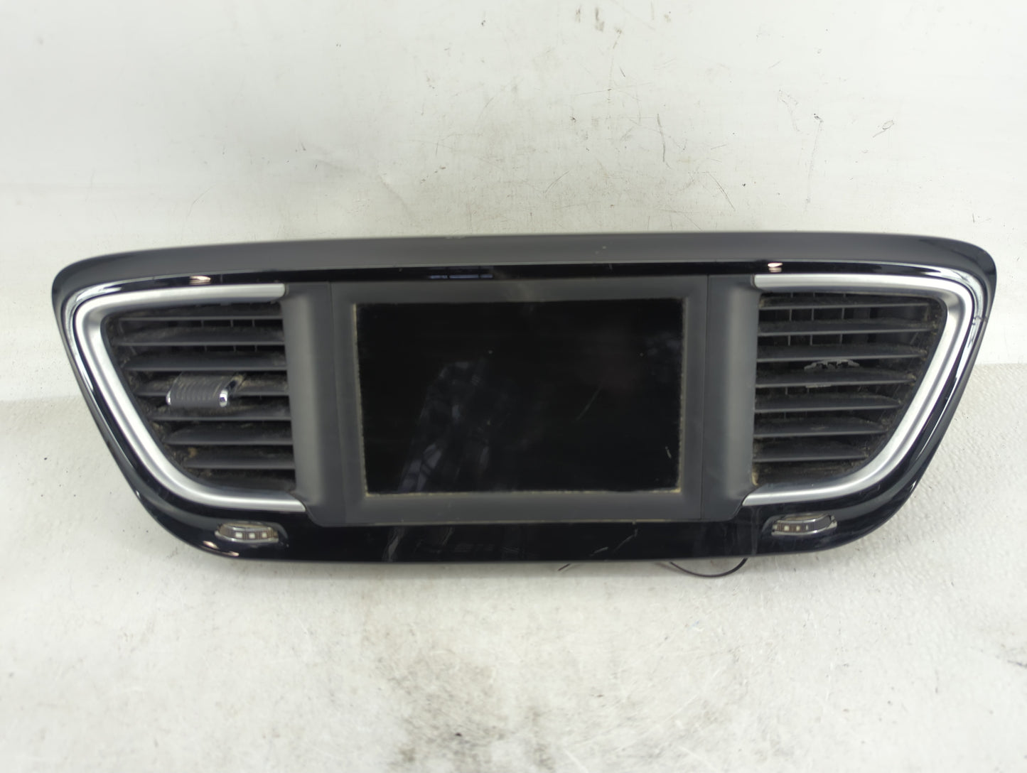 2018-2022 Chrysler Pacifica Information Display Screen - Oemusedautoparts1.com
