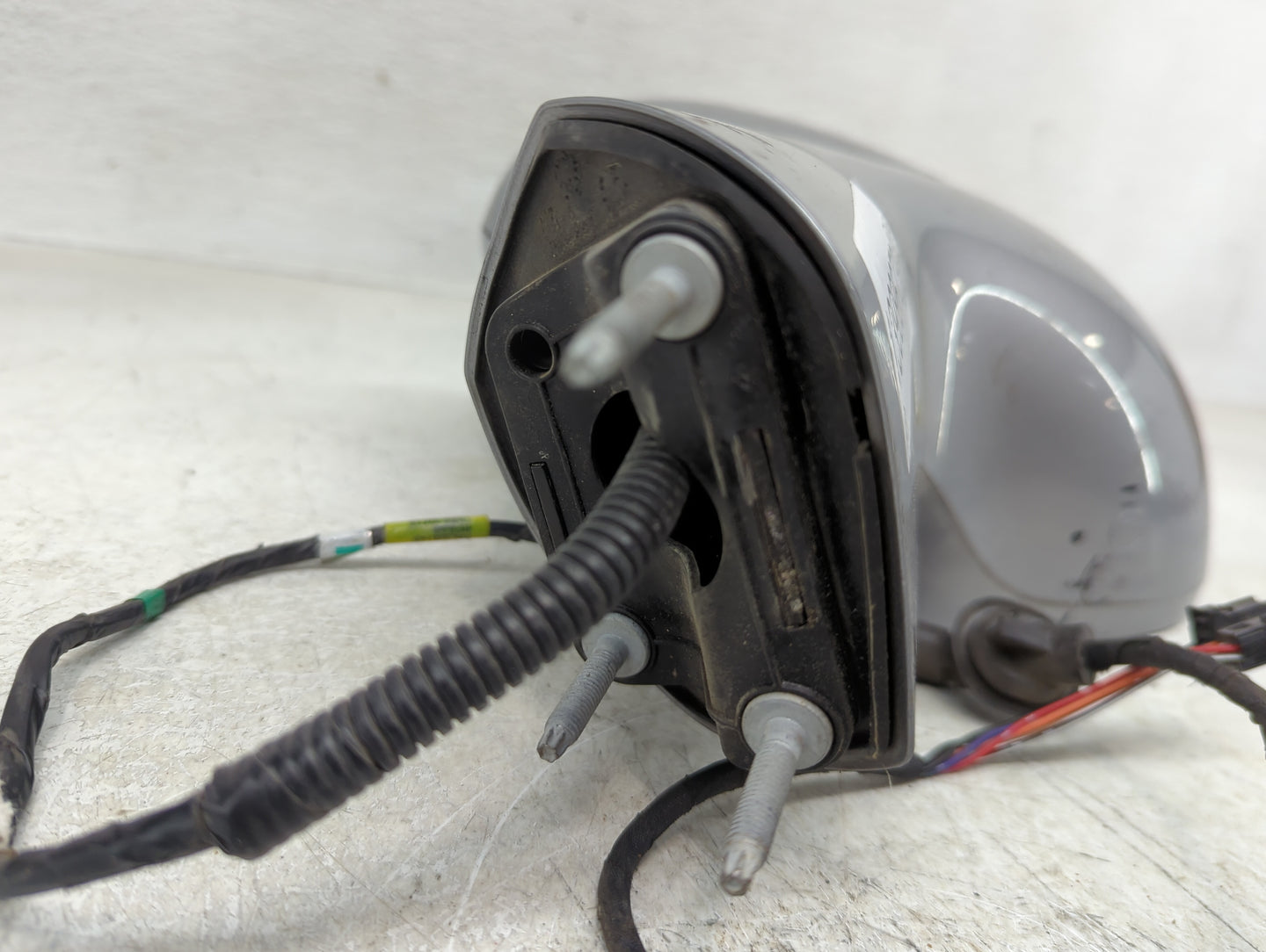 2020 Chrysler Pacifica Driver Side View Mirror - Left Door Mirror OEM Used - Oemusedautoparts1.com