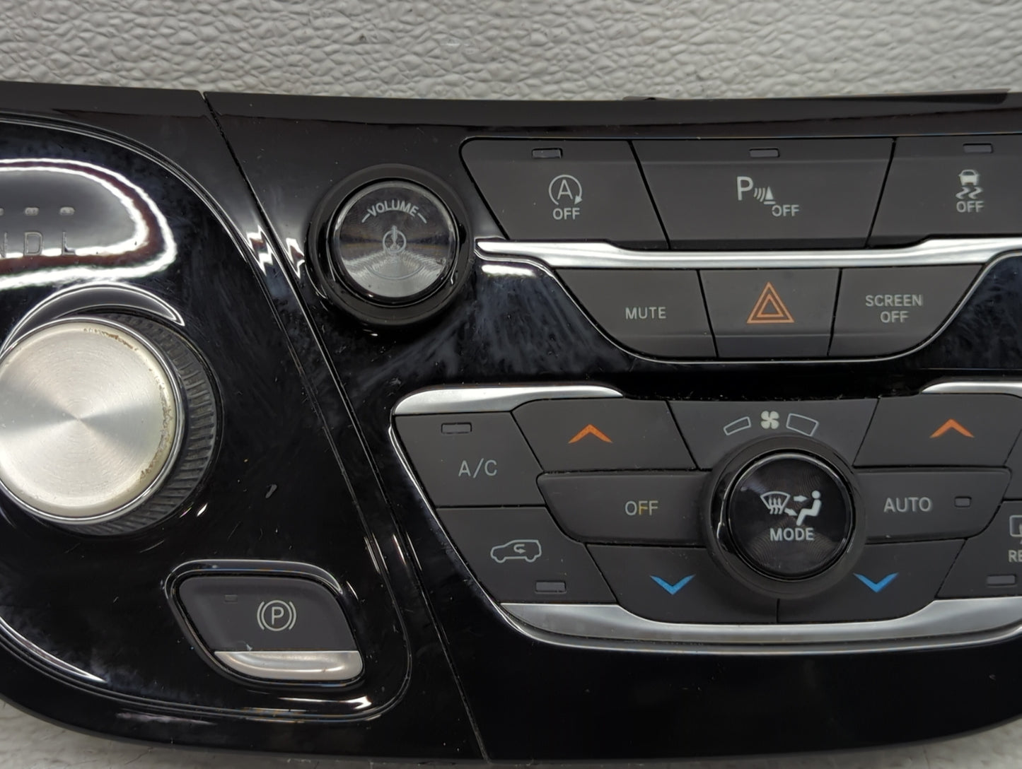 2018-2020 Chrysler Pacifica Climate Control Module Temperature AC/Heater Replacement P/N:P6EV471X8AB Fits Fits 2018 2019 202