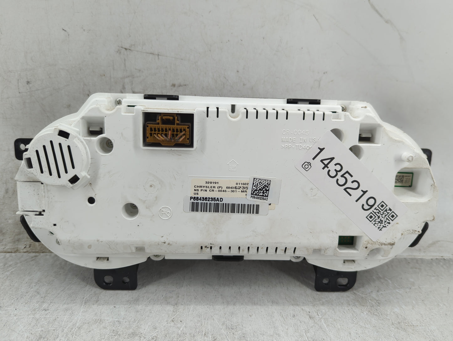 2020 Chrysler Pacifica Instrument Cluster Speedometer Gauges P/N:P68436235AD 68436235, CR-0046-301-MR Fits OEM Used Auto Par