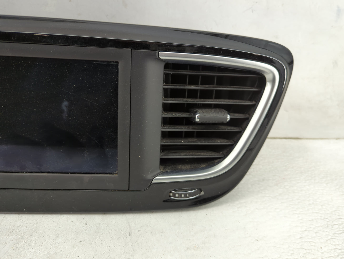2020 Chrysler Pacifica Information Display Screen - Oemusedautoparts1.com